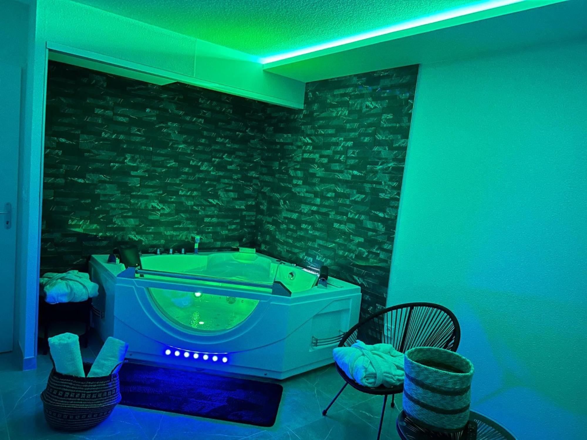 T3 5 Etoile Jacuzzi Apartment Тулуза Екстериор снимка